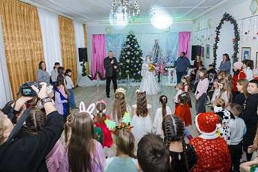 Подарки от помощника Деда Мороза